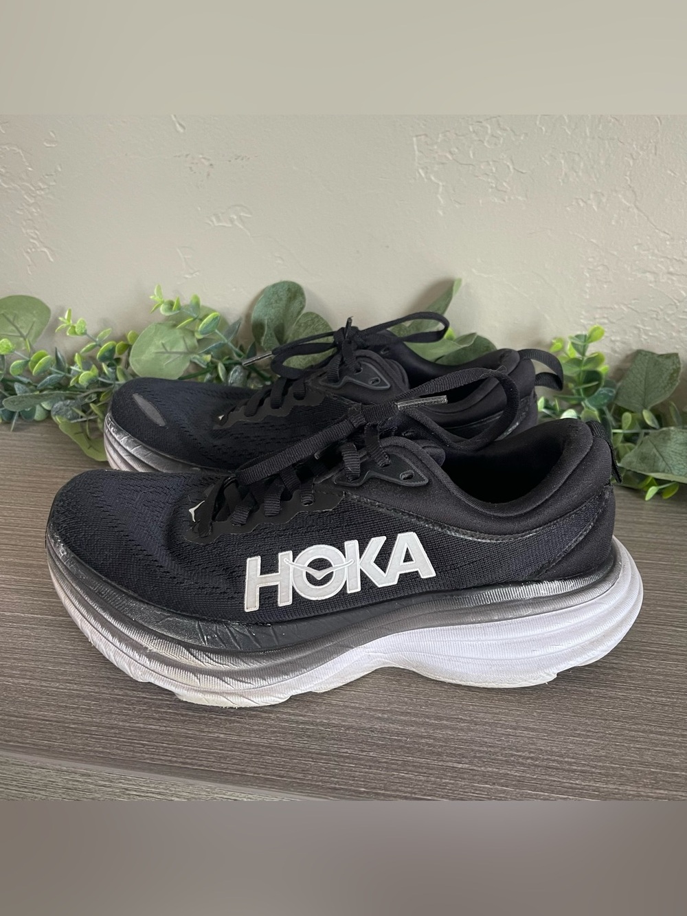 Hoka One One Bondi 8 Shoes Womens Size 6B Black White Road Running 1127952